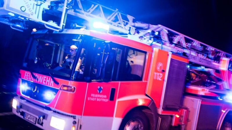 Einheiten Alpen und Veen im Einsatz: Feuerwehr sucht Opfer nach Unfall-Notruf