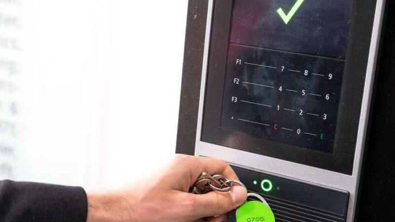 Reform des Arbeitszeitgesetzes: Gewerkschaft pocht auf Acht-Stunden-Tag