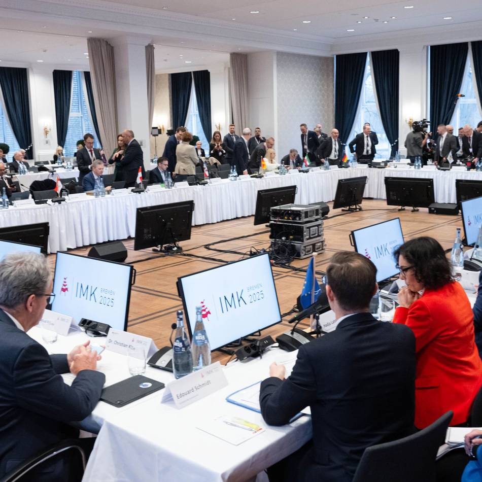 „Dialog statt Konfrontation“: Politik verzichtet auf harte Linie beim Thema Stadionsicherheit