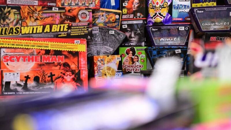 Kontrolle in den Kreisen Kleve und Viersen: Bezirksregierung stellt Verstöße bei Feuerwerksverkauf fest