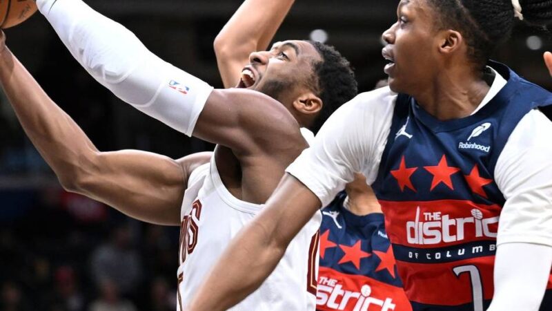 Basketball: NBA-Star Mitchell dreht Spiel im Alleingang