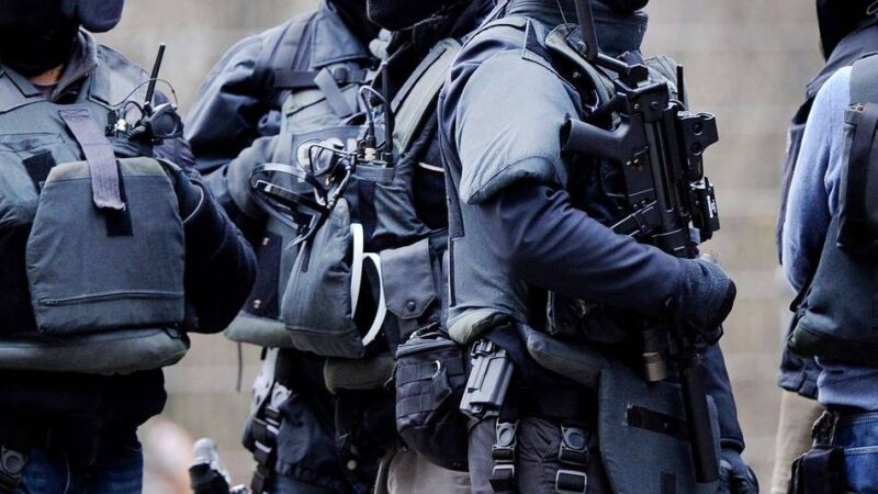 Durchsuchung in Mönchengladbach: Nach SEK-Einsatz wird Zusammenhang mit Rockern geprüft