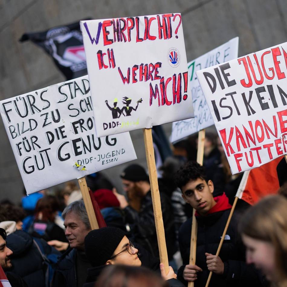 Keine Demo in Neuss, aber viele Argumente: „Sanierung statt Wehrpflicht – dann kommen auch genug Freiwillige“