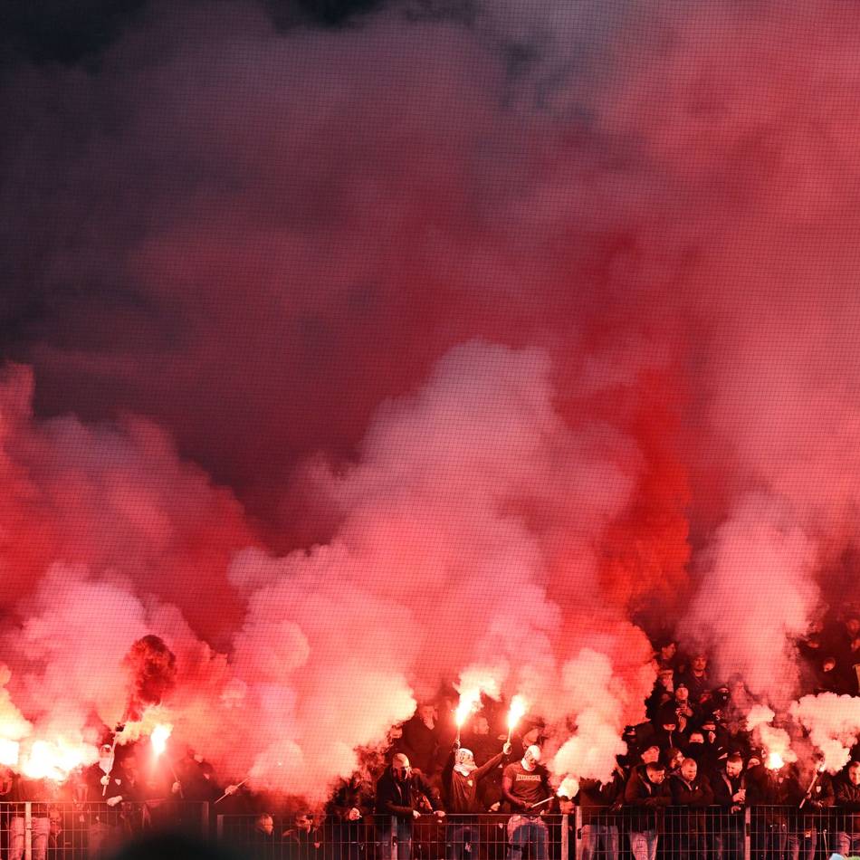 Kölner Fans abgereist: Polizei nach Fan-Boykott bei Derby: Fan zog Hose selbst aus