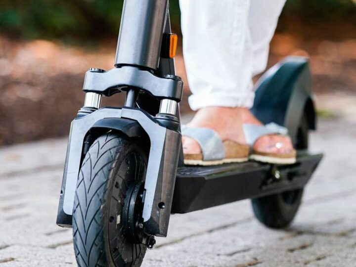 Unfälle mit E-Scootern im Rheinisch-Bergischen Kreis: „Das sind alarmierende Zahlen“