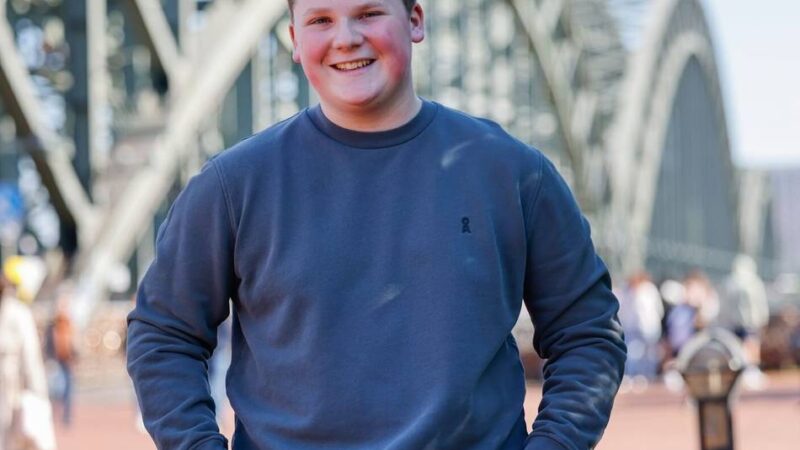 Kurz vor dem 18. Geburtstag: Dieser Kinderstar hat die Schule geschmissen und ist total verliebt