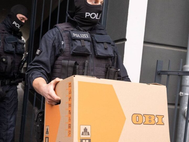 Aufenthaltserlaubnis gegen Bezahlung: Solinger Beigeordneter wegen Schleuser-Affäre suspendiert