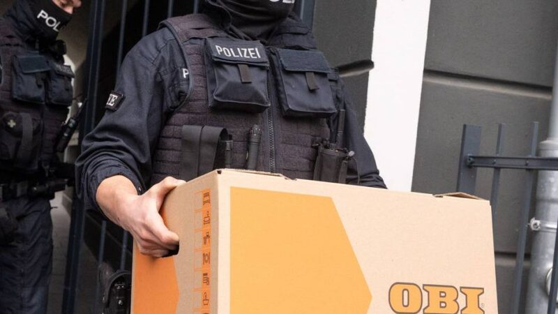 Aufenthaltserlaubnis gegen Bezahlung: Solinger Beigeordneter wegen Schleuser-Affäre suspendiert