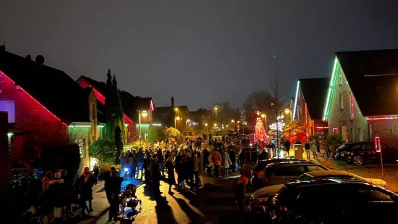 Am dritten Advent in Meerbusch: Nachbarn organisieren Lichtershow in Lank-Latum
