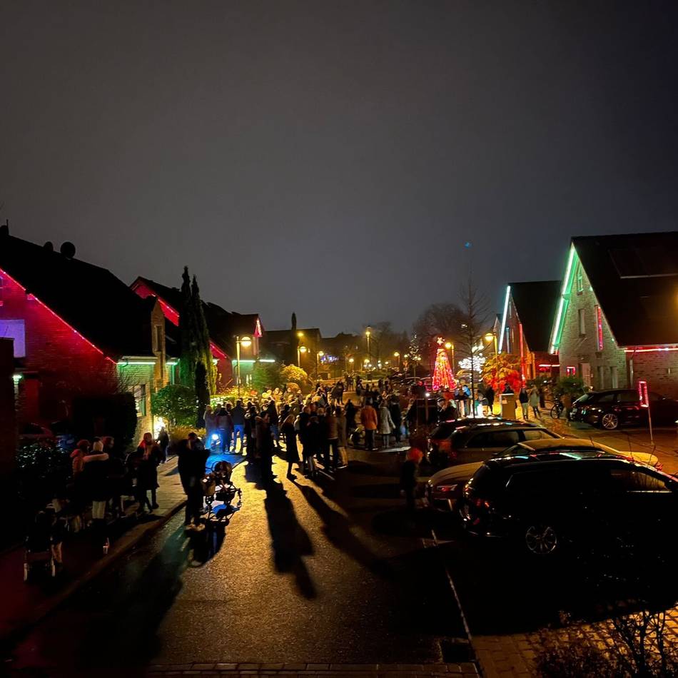 Am dritten Advent in Meerbusch: Nachbarn organisieren Lichtershow in Lank-Latum