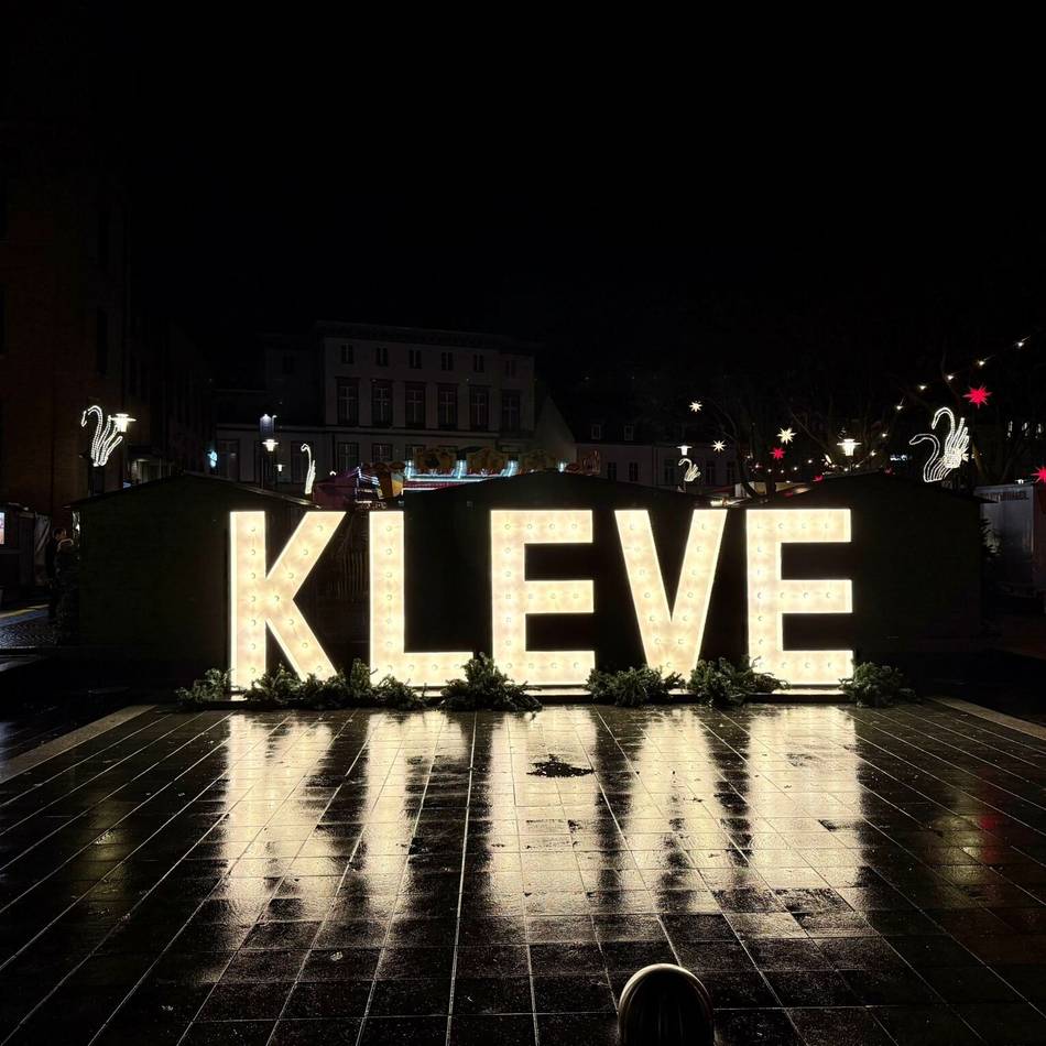 Überbleibsel vom Weihnachtsmarkt: Wie es für die leuchtenden „Kleve“-Buchstaben weitergehen soll