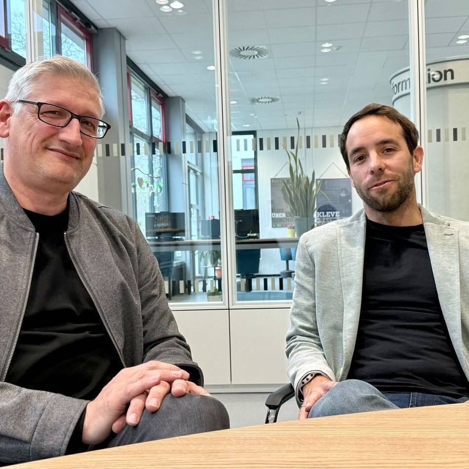 „Das Thema KI ist groß“: Neue Leitung für bewährtes Team an Kleves größter Schule