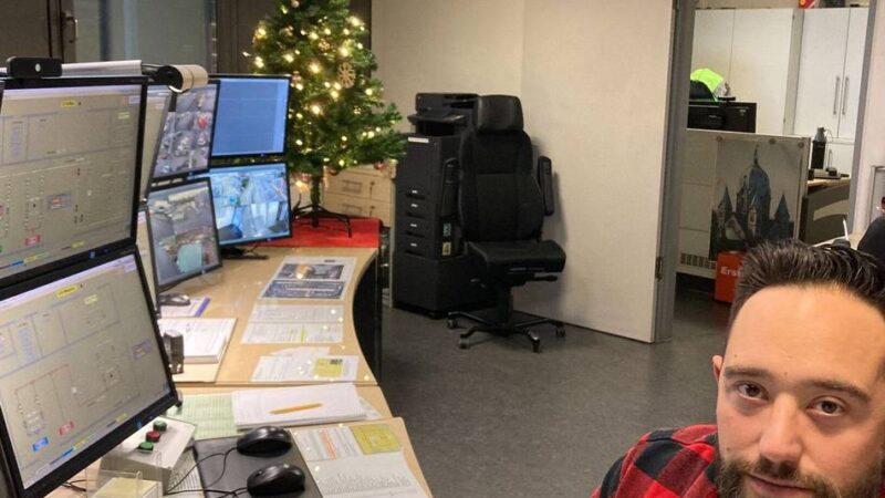 Arbeiten an Heiligabend in Neuss: Wenn Mitarbeiter an Weihnachten im Einsatz sind