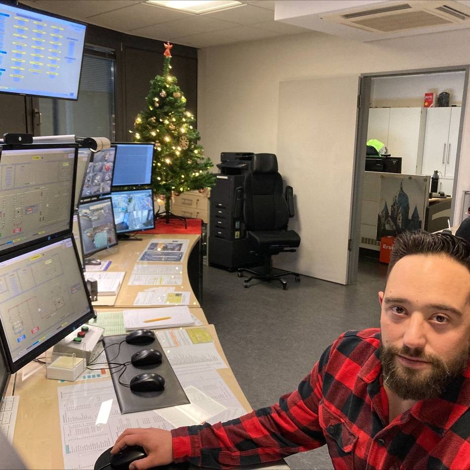 Arbeiten an Heiligabend in Neuss: Wenn Mitarbeiter an Weihnachten im Einsatz sind