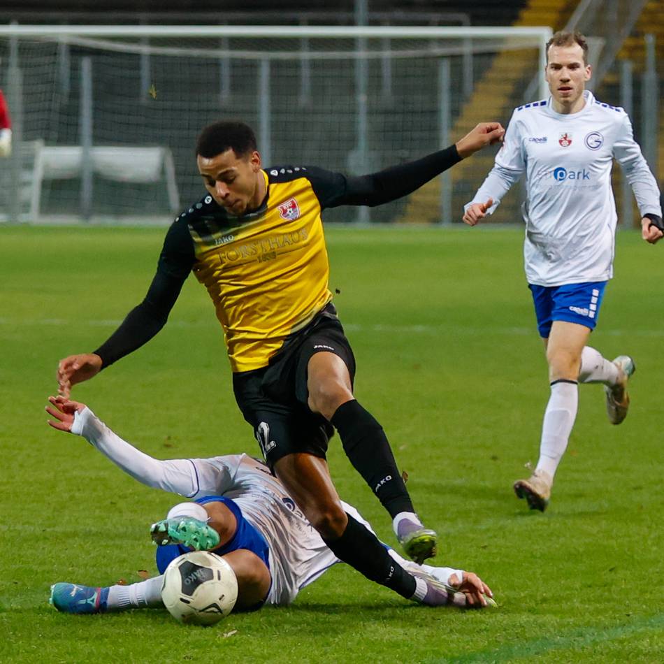 Flutlichtausfall überschattet Top-Spiel: Ein Abend mit leidigen Problemen – KFC spielt gegen Ratingen nur Remis