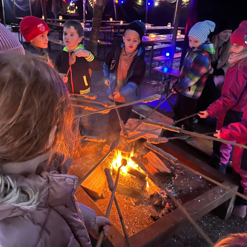 Am Fuxbau in Sonsbeck: Pfadfinder sammeln beim „Anglühen“ Geld für Jugendarbeit