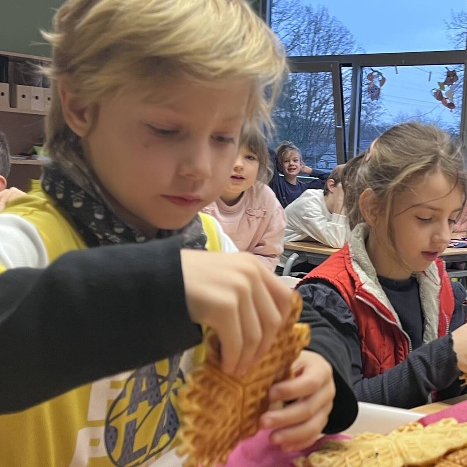 Spendenübergabe in Hilden: Waffelaktion zugunsten des Hildener Kinderheims
