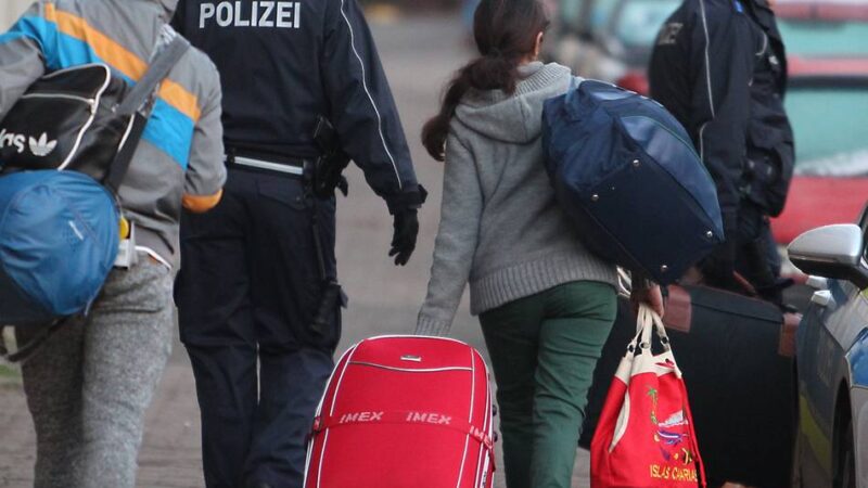 Stadt Leverkusen besteht auf Ausreise: Familie mit drei Kindern droht Abschiebung nach Armenien