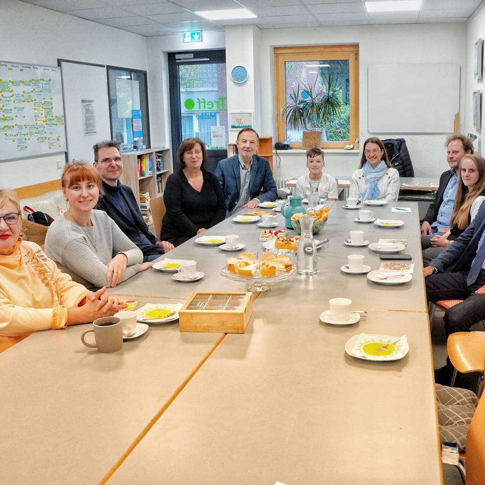 Mehrgenerationenprojekt in Viersen: Verein Sonnenschein veröffentlicht Kochbuch