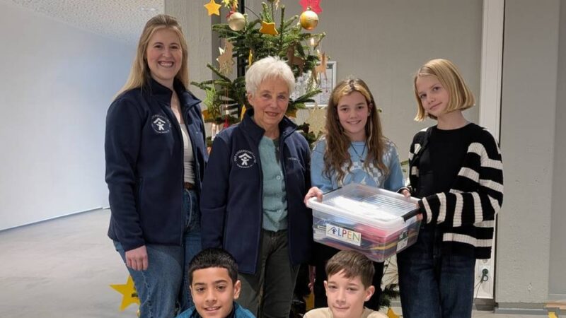 Übergabe von Schulmaterial: Kinderschutzbund Alpen spendet an Sekundarschule