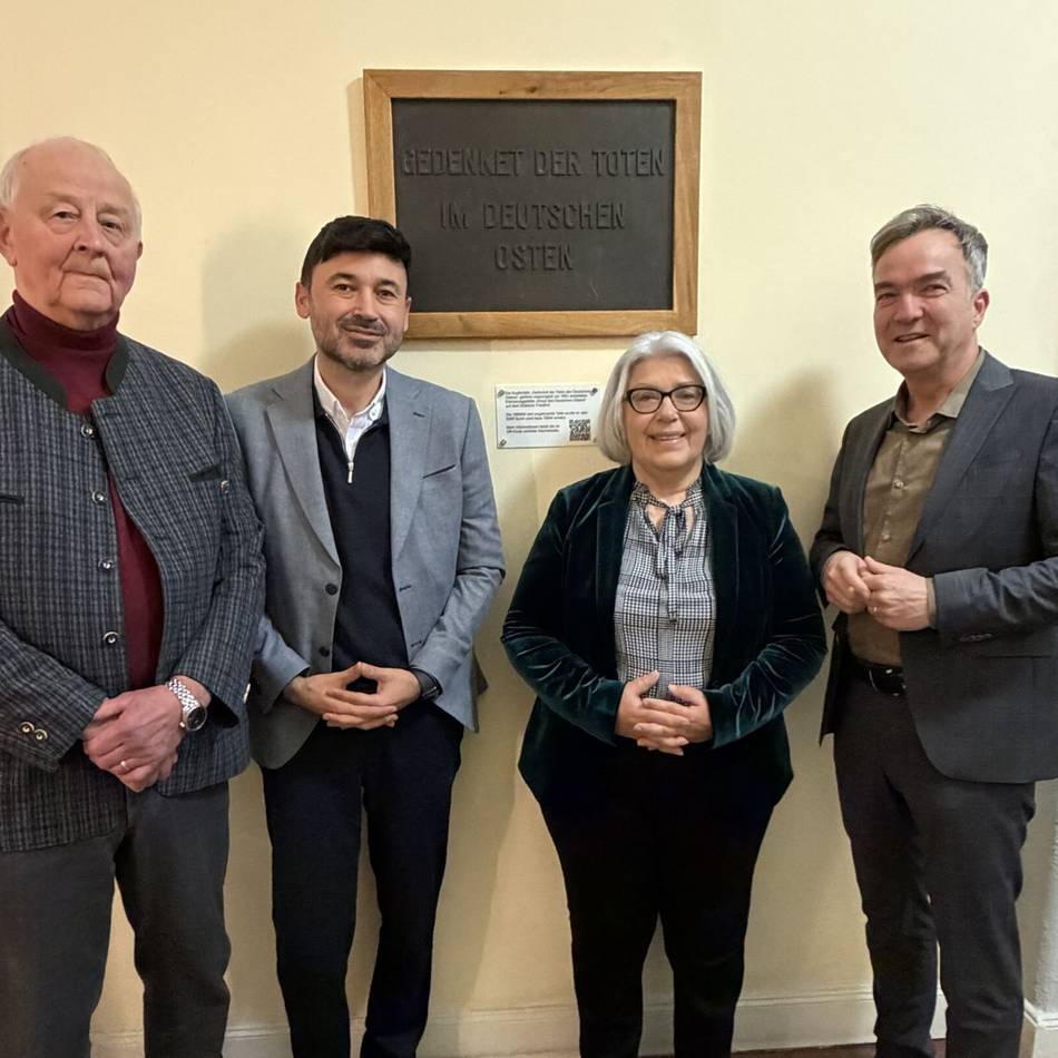 Erinnerung an deutsche Vertriebenenschicksale: Kupfertafel findet neue Heimat im Dülkener Rathaus