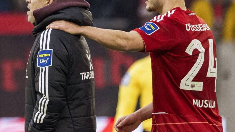 Offene Zukunft in Düsseldorf: „Er macht einen super Job“ – die Mannschaft hält zu Fortuna-Trainer Anfang