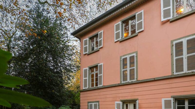 Auf der Museumsinsel Hombroich in Neuss: Öffentliche Führungen durch das Rosa Haus