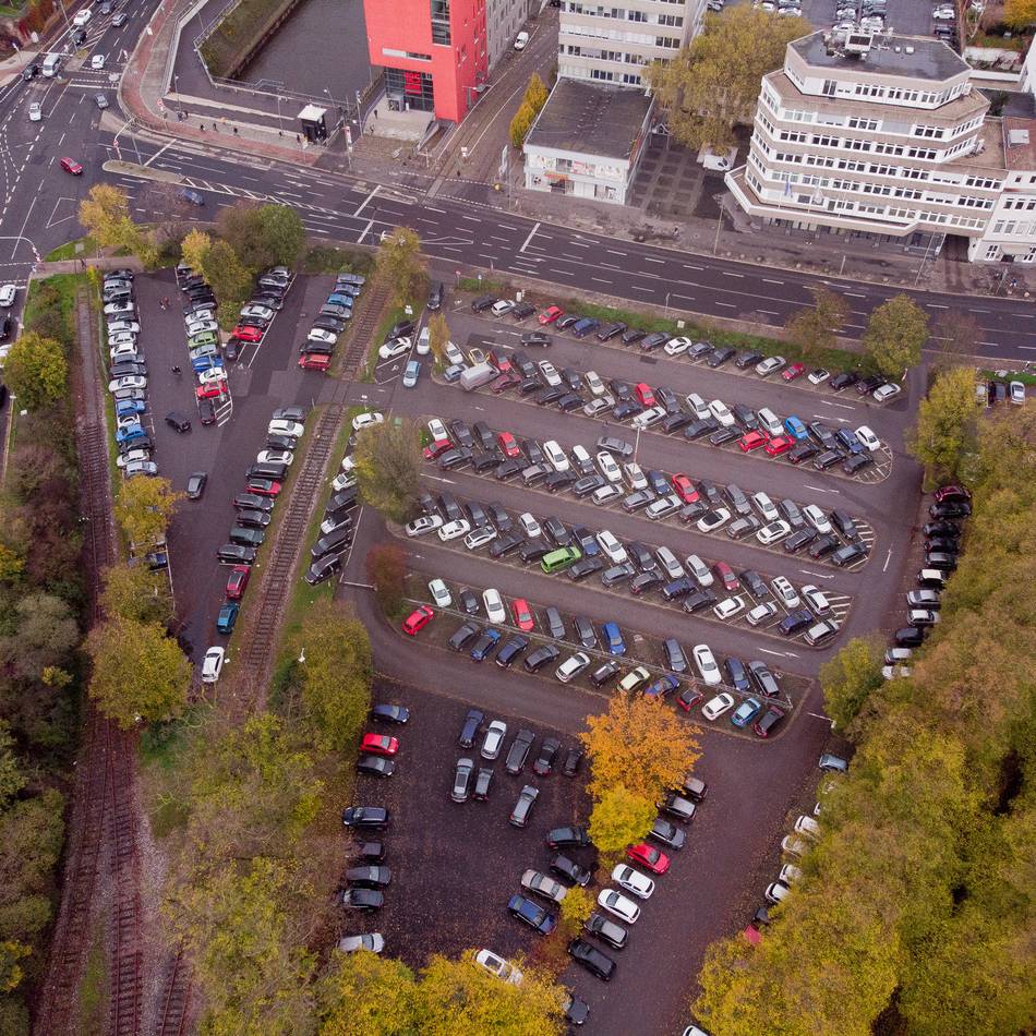 IHK will auf Neusser Parkplatz XXL-Campus bauen: Petition zu Erhalt von Wendersplatz gestartet