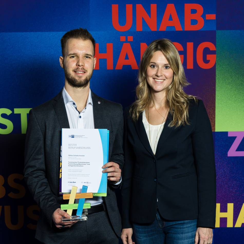 Auszeichnung der Niederrheinischen IHK: Klever ist der beste Azubi als Technischer Produktdesigner