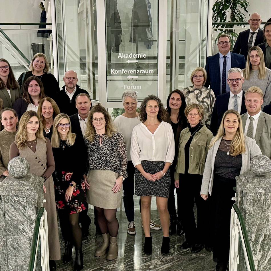 Mitarbeiter aus Radevormwald und Hückeswagen geehrt: Volksbank Oberberg würdigt bei Feierstunde Jubilare