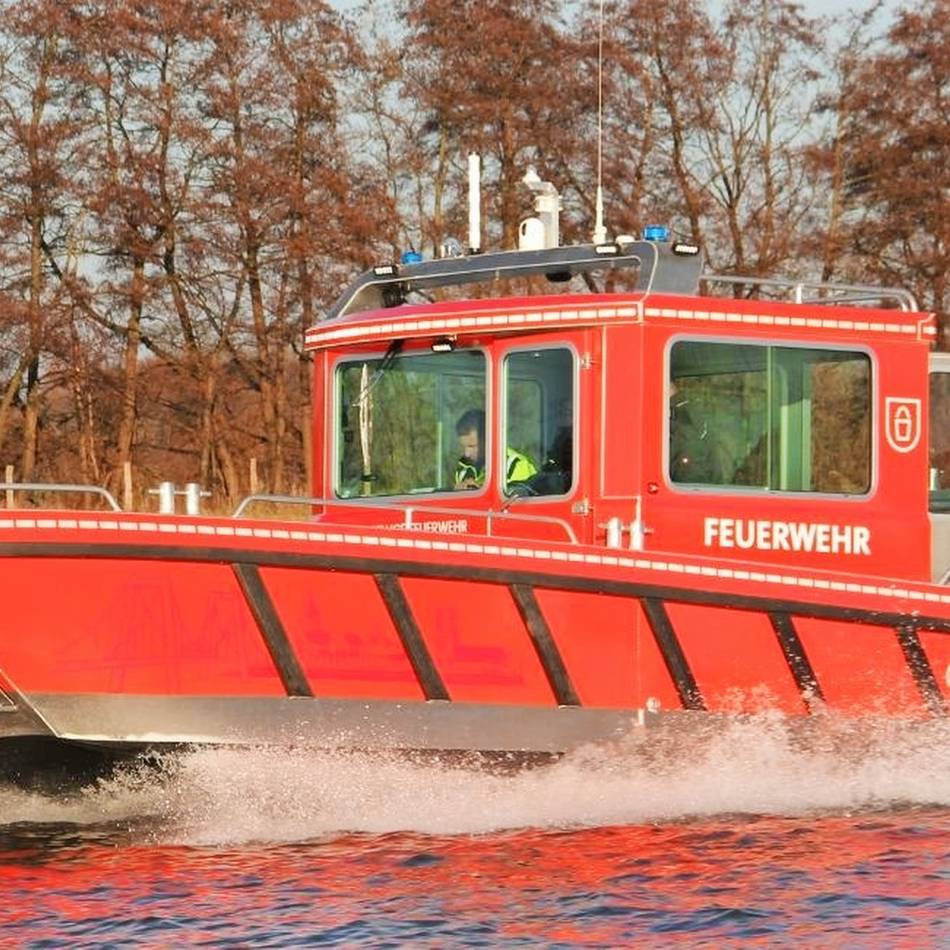 In Emmerich im Einsatz: Neues Mehrzweckboot für die Feuerwehr