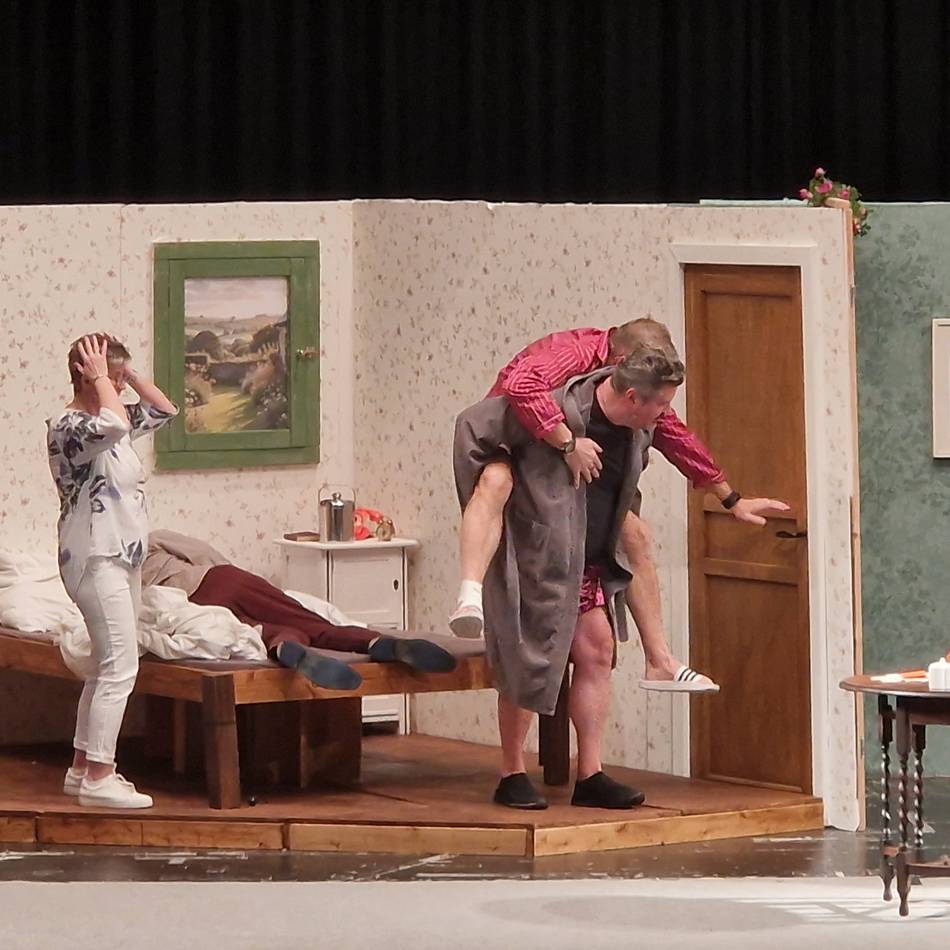 Theater in Radevormwald: „Wipperwagen“ tritt im Bürgerhaus auf