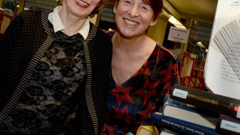 Neue Vorsitzende im Förderverein der Neusser Stadtbibliothek: „Es wird ein fließender Übergang“