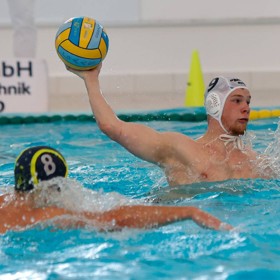 In der zweiten Wasserball-Bundesliga: Krefelder Teams zur Winterpause oben mit dabei