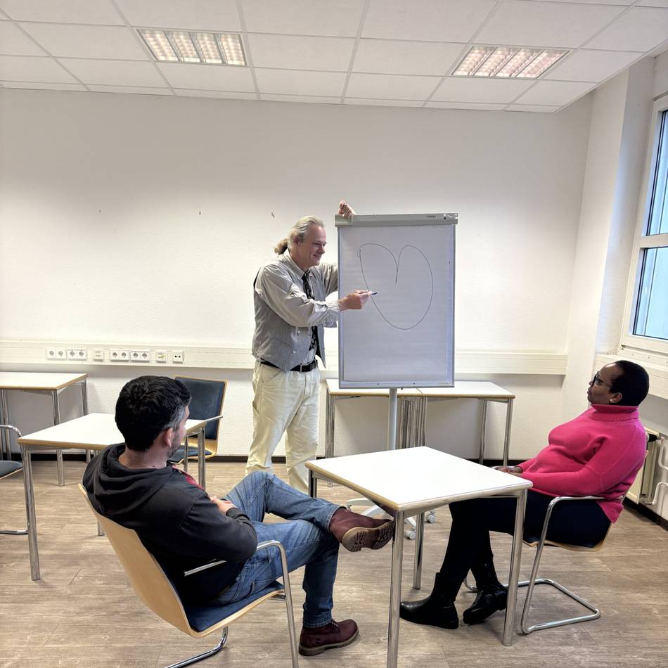 Angebot in Düsseldorf : Single-Seminar an der VHS – „Es geht um Selbstreflexion“