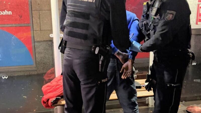 Düsseldorfer Einrichtungen überprüft: Erfolgreicher gemeinsamer Einsatz von Polizei und Zoll