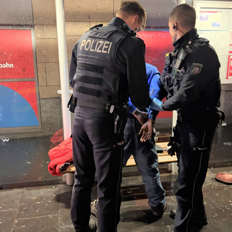 Düsseldorfer Einrichtungen überprüft: Erfolgreicher gemeinsamer Einsatz von Polizei und Zoll