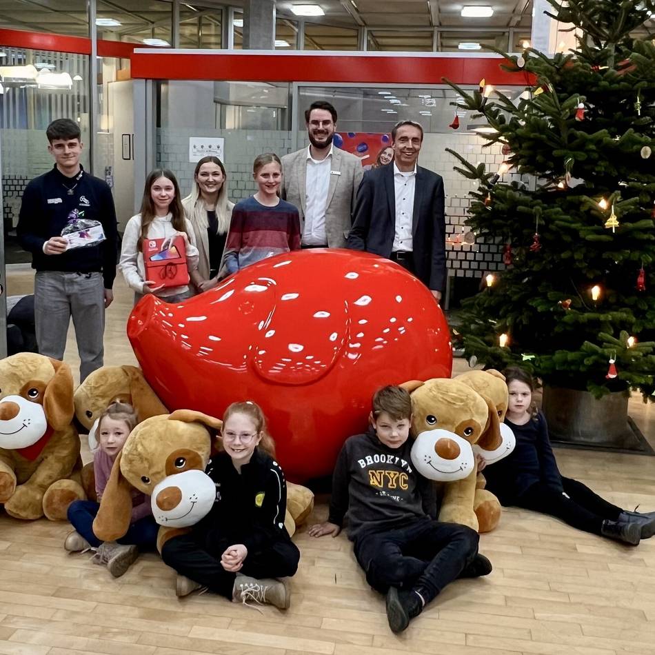 Spar-Tradition im Kreis Kleve: 2122 Spardosen zur Weltsparwoche abgegeben