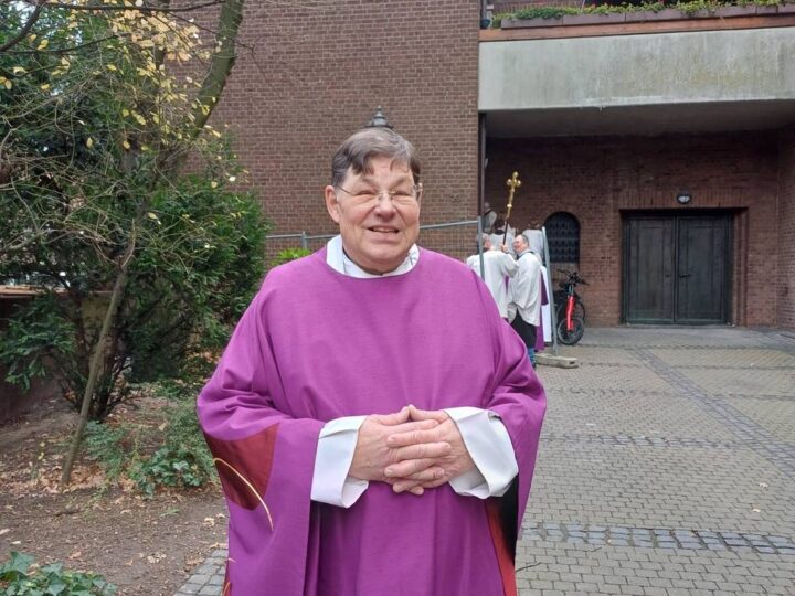 „Bist ja eher ein Weihnachtschrist“ : Eine Messe mit viel Musik zum Abschied von Roland Scheulen