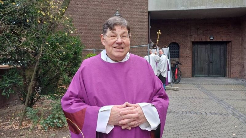 „Bist ja eher ein Weihnachtschrist“ : Eine Messe mit viel Musik zum Abschied von Roland Scheulen