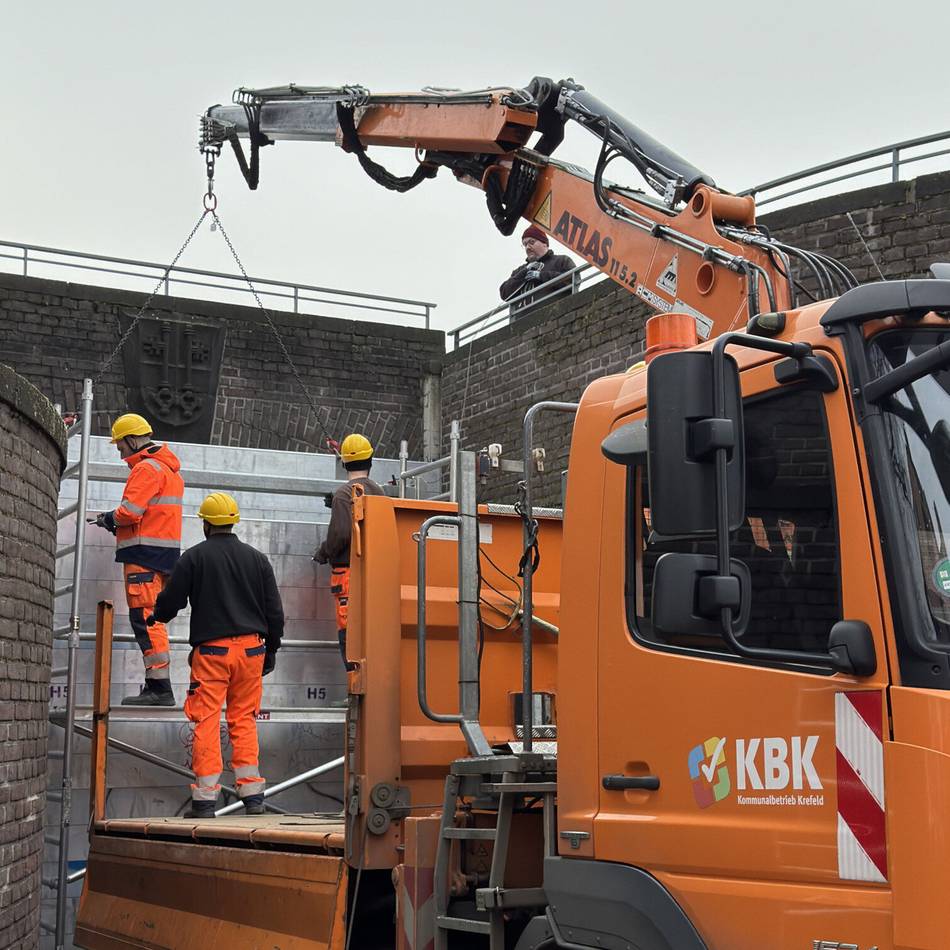 Hochwassergefahr in Krefeld: Uerdinger Rheintor jetzt geschlossen