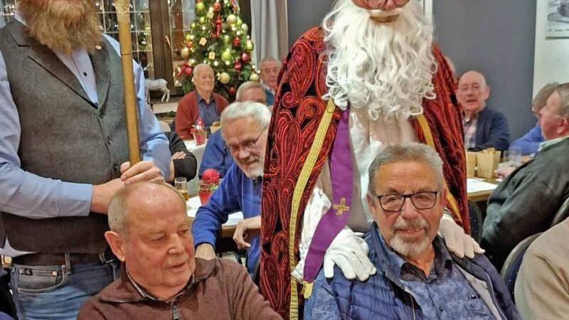 Seniorenabend der St.-Sebastianus-Bruderschaft Schiefbahn: Ältere Schützen in der Gemeinschaft halten