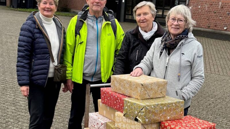 Rheinberger Ortspartei sammelte 1500 Euro: Grüne spenden Präsente für die Tafel-Kunden