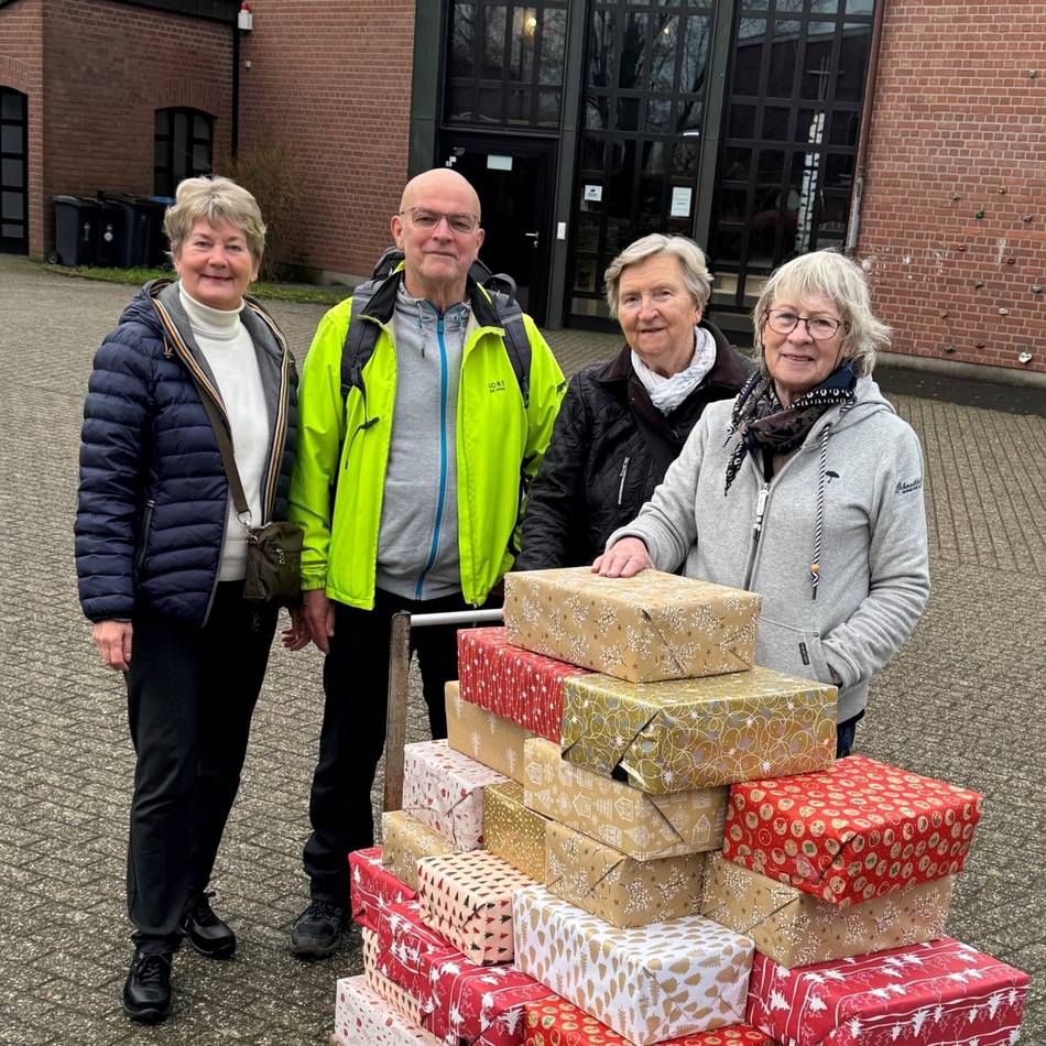 Rheinberger Ortspartei sammelte 1500 Euro: Grüne spenden Präsente für die Tafel-Kunden
