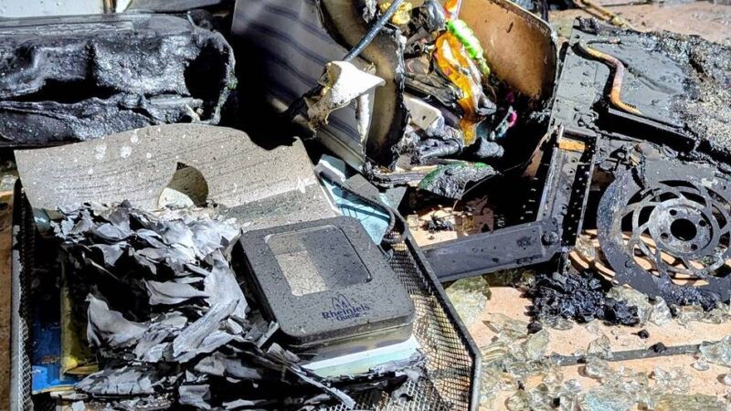 Feuerwehr in Bedburg-Hau: Nächtlicher Brand in Wohnung – Rauchmelder rettet Leben