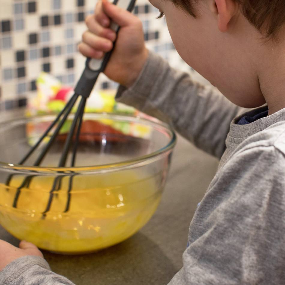 Familien-Rezept für die Weihnachtsbäckerei: Wieso Plätzchenbacken mit Kindern wichtig ist