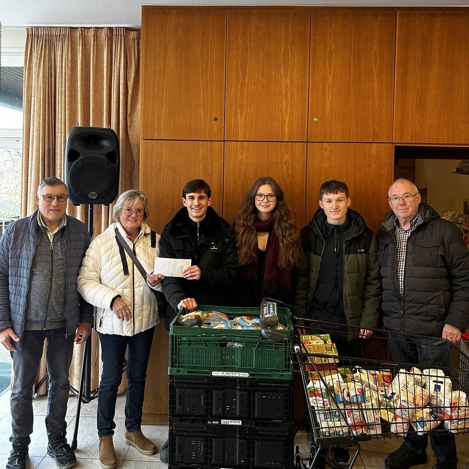 In der Adventszeit: Junge Union Alpen sammelt erfolgreich für die Tafel