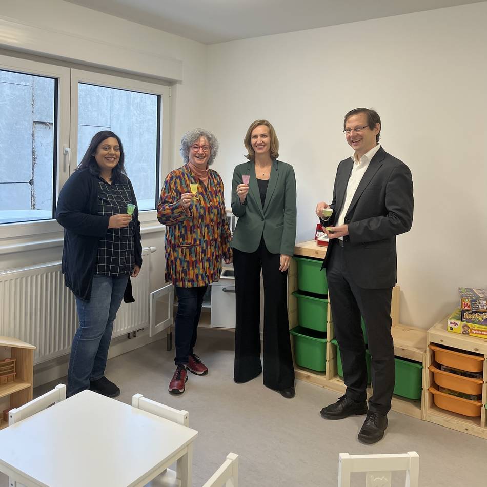 Am Berghäuschensweg in Neuss: Neues Kinderspielzimmer im Flüchtlingsheim