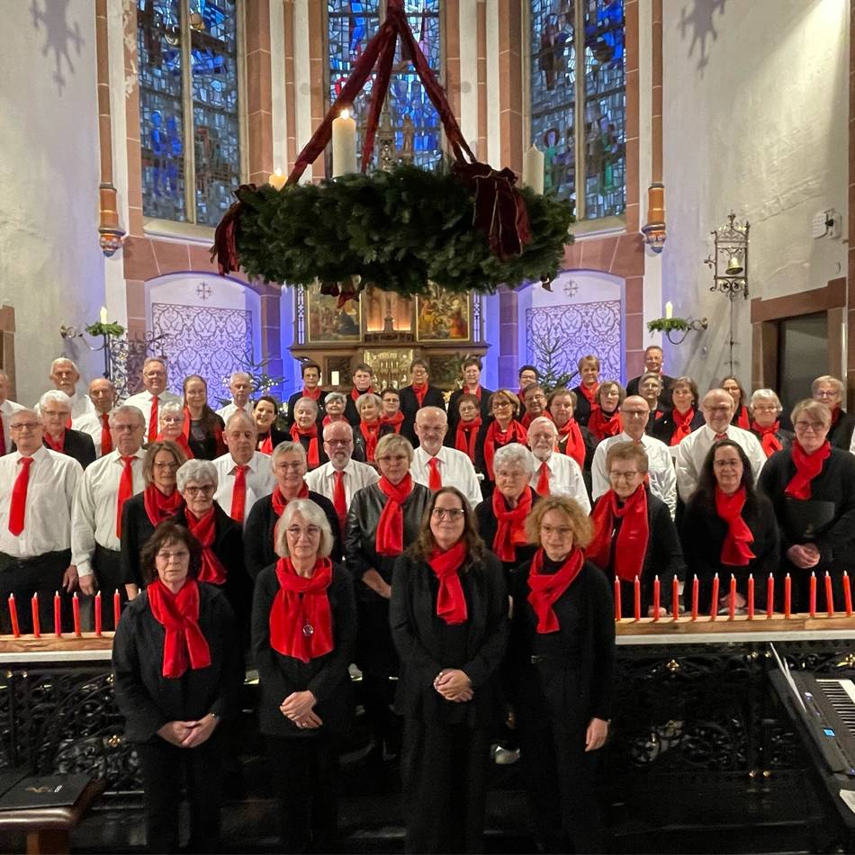 Benefizkonzert in der Kirche: Chöre stimmen gemeinsam in Wemb auf die Weihnachtszeit ein