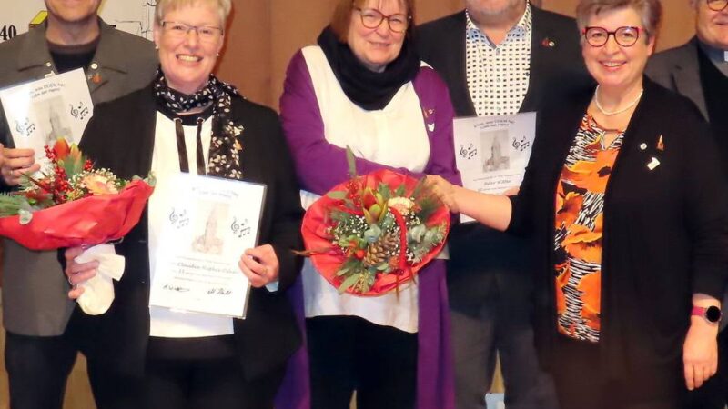 Nettetaler Stadtgespräch: Besondere Ehrungen und ein bunter Weihnachtsbaum